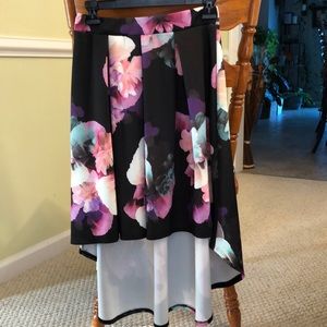 Flower Design Skirt Size Small